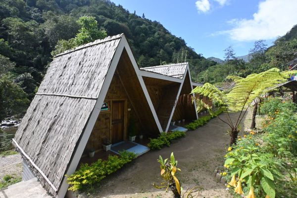 Singalila Riverside Farmstay cottage images